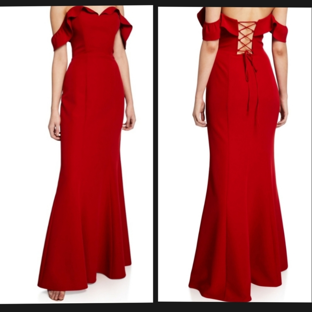 WAYF The Lisa Off Shoulder Sweetheart Trumpet Gown